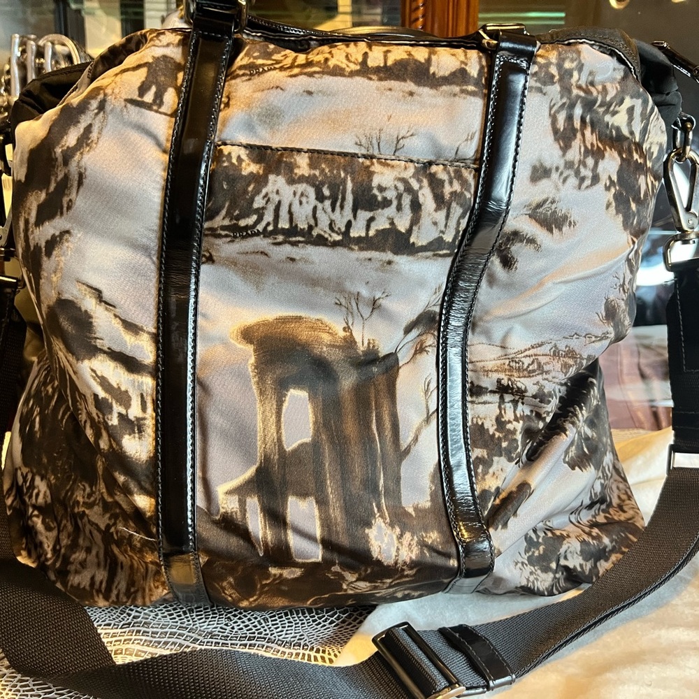 PRADA- Extra large vinyl and patent leather travel bag. - Picture 3 of 10